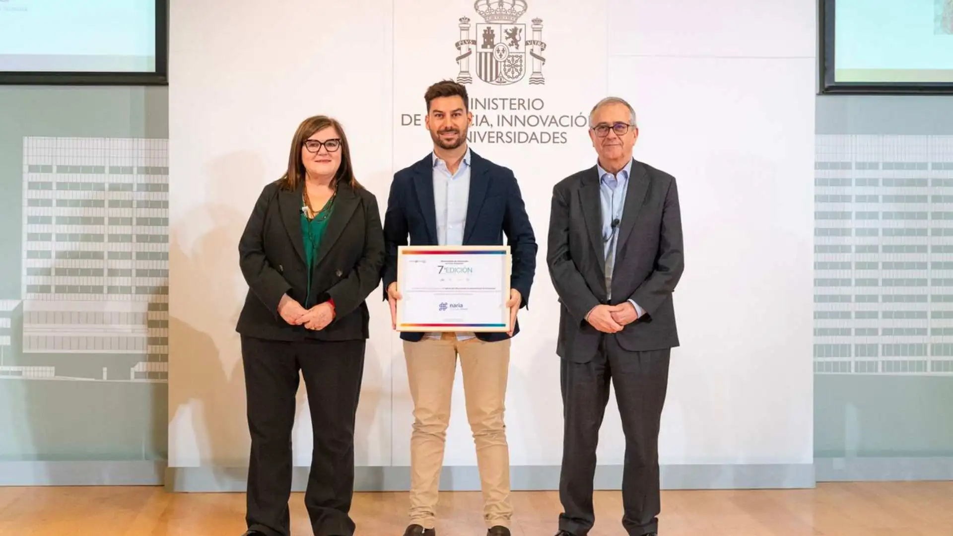 Naria en un encuentro del sector social